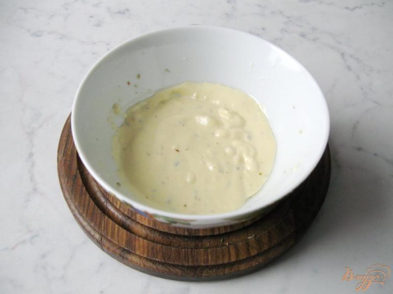 Фото приготовление рецепта: Капустный салат с яичной заливкой шаг №7