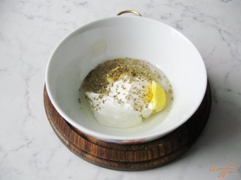 Фото приготовление рецепта: Капустный салат с яичной заливкой шаг №6