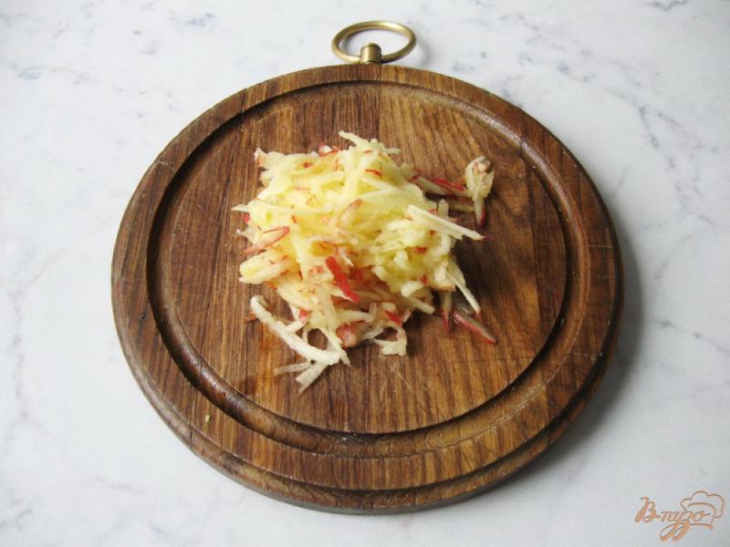 Фото приготовление рецепта: Капустный салат с яичной заливкой шаг №3