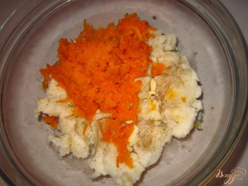 Фото приготовление рецепта: Картофельно-тыквенные оладьи шаг №3