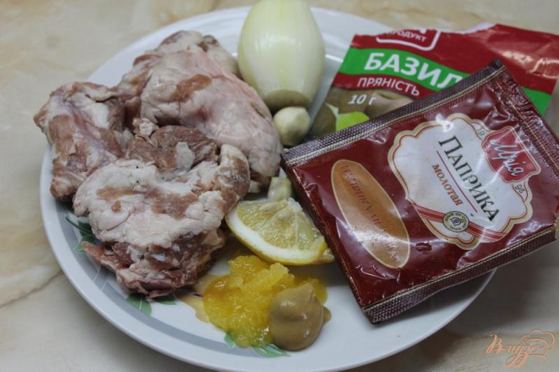 Фото приготовление рецепта: Ребра свиные с тушеной капустой и яблоками шаг №1