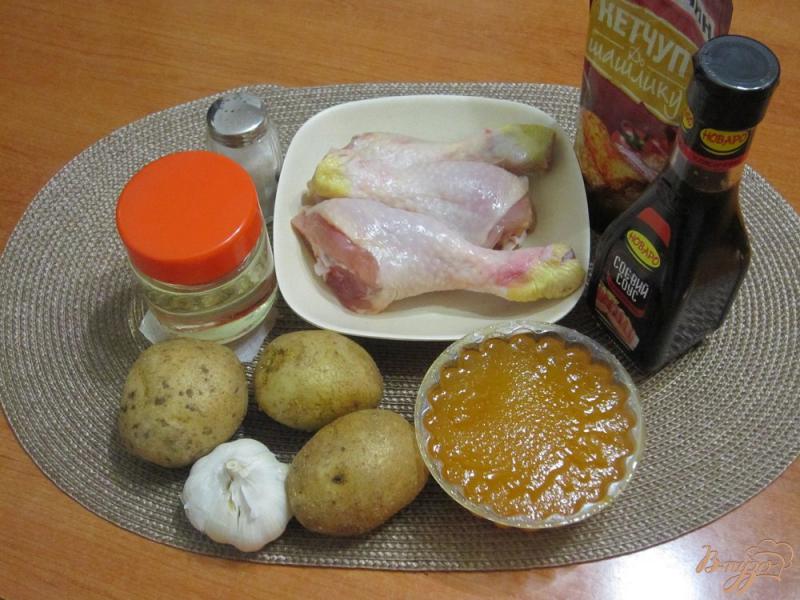 Фото приготовление рецепта: Запеченные куриные ножки с картофелем шаг №1