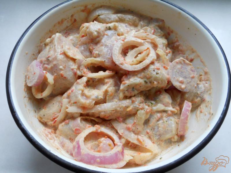 Фото приготовление рецепта: Шашлык куриный в кефирно-томатном маринаде, в духовке шаг №1