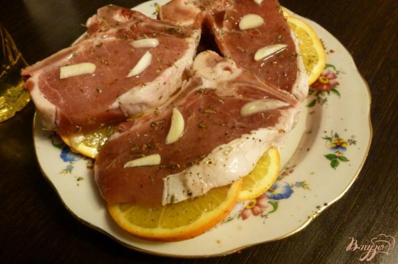 Фото приготовление рецепта: Свинина с апельсинами шаг №3