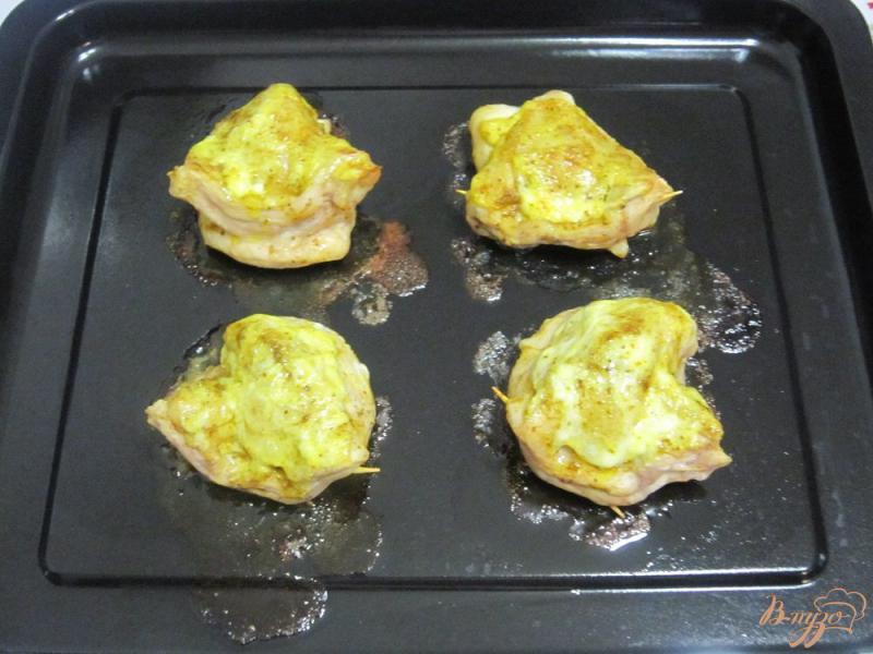 Фото приготовление рецепта: Куриные кармашки с начинкой шаг №8