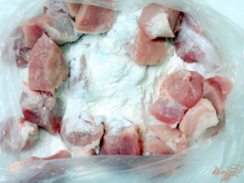 Фото приготовление рецепта: Свинина в остром соусе шаг №2