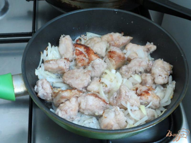 Фото приготовление рецепта: Свинина в остром соусе шаг №7