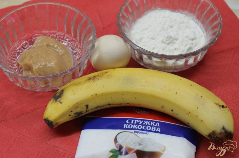 Фото приготовление рецепта: Бананы жареные в кокосовой стружке шаг №1