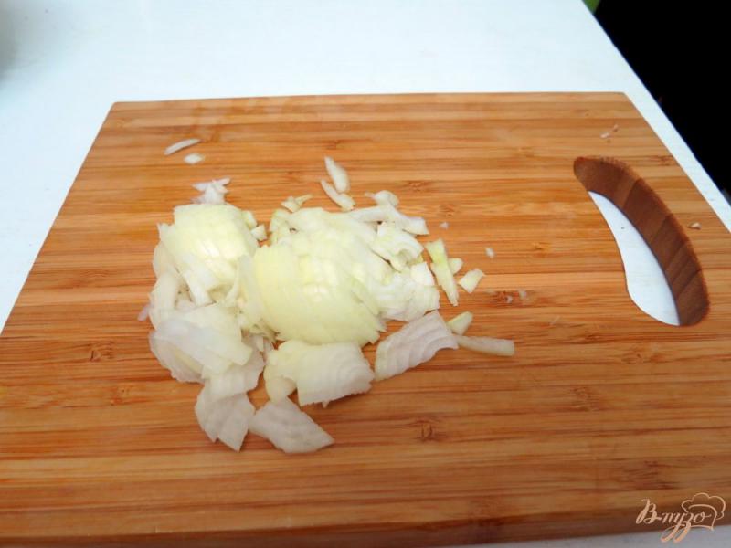 Фото приготовление рецепта: Салат из перца и шампиньонов шаг №5