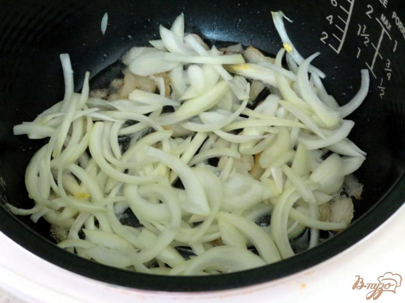 Фото приготовление рецепта: Картофель жареный на сале в мультиварке шаг №6