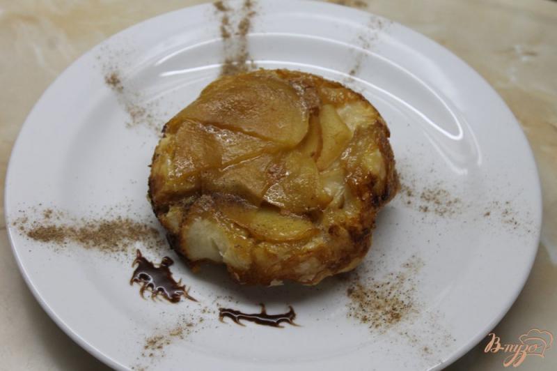Фото приготовление рецепта: Классический французский десерт с яблоками шаг №6