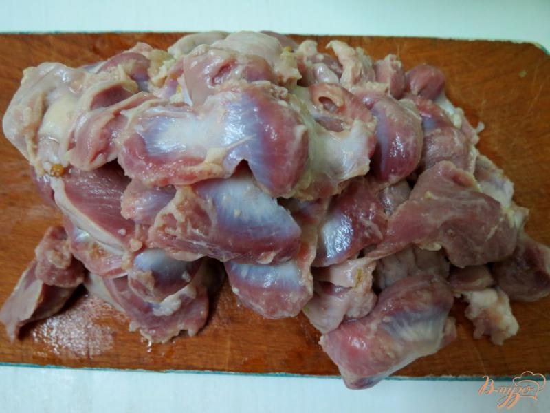Фото приготовление рецепта: Капуста тушёная с куриными желудочками в мультиварке шаг №1