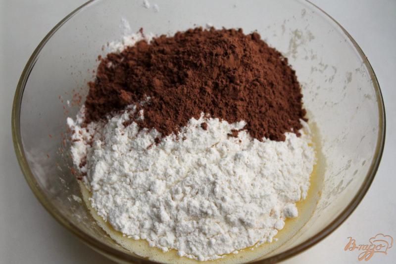 Фото приготовление рецепта: Шоколадное печенье с тыквенными семечками шаг №2