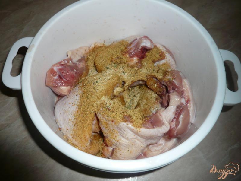 Фото приготовление рецепта: Курица с луком пореем шаг №2
