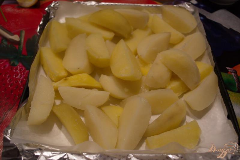 Фото приготовление рецепта: Варенно-печеная картошка с сыром шаг №2