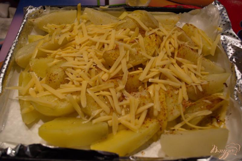 Фото приготовление рецепта: Варенно-печеная картошка с сыром шаг №3
