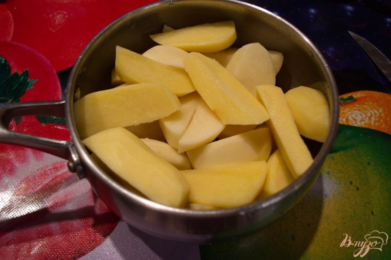 Фото приготовление рецепта: Варенно-печеная картошка с сыром шаг №1