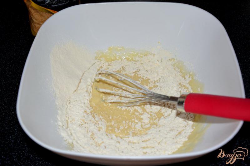 Фото приготовление рецепта: Кексы с печеньем и карамельным соусом шаг №1