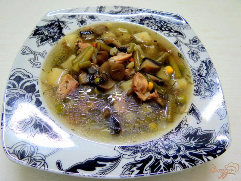 Фото приготовление рецепта: Суп со спаржевой фасолью и грибами шаг №7