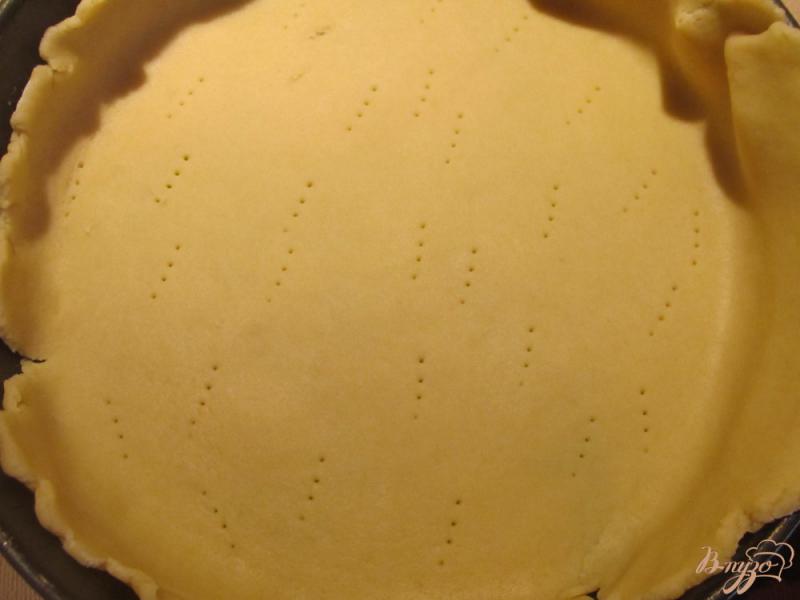 Фото приготовление рецепта: Пирог «Галета с омлетом, колбасой и сыром» шаг №6