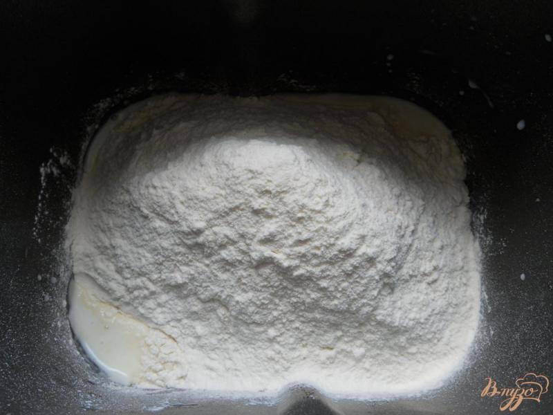 Фото приготовление рецепта: Хлеб с укропом и чесноком в хлебопечке шаг №1