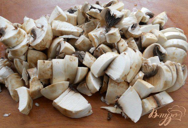 Фото приготовление рецепта: Подлива из свинины с грибами в мультиварке шаг №2