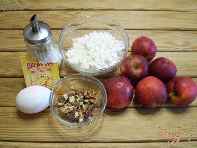 Фото приготовление рецепта: Яблоки запеченные с творогом и орехами шаг №1