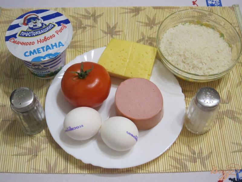 Фото приготовление рецепта: Рисовая запеканка с колбасой и сыром шаг №1