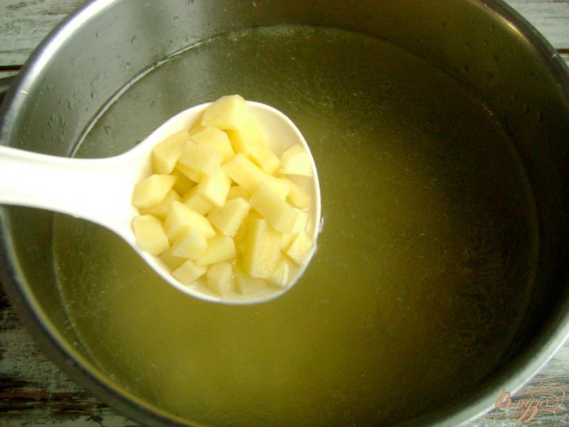 Фото приготовление рецепта: «Ирландский» сырный суп шаг №2