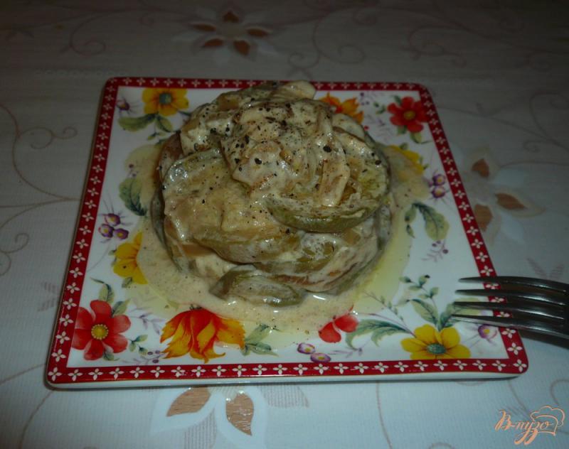 Фото приготовление рецепта: Кабачки в сметанном соусе шаг №8