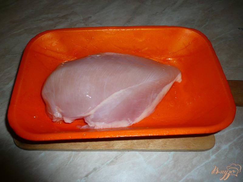 Фото приготовление рецепта: Сочные куриные отбивные в кляре шаг №1
