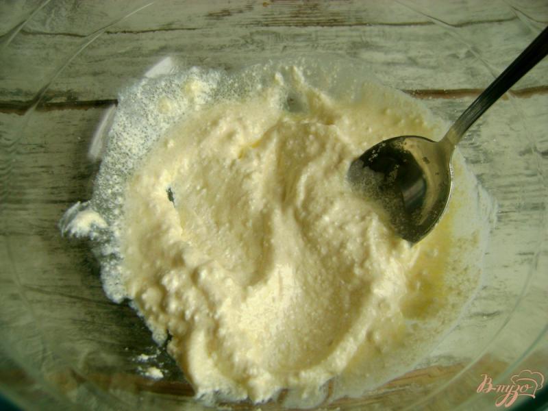 Фото приготовление рецепта: Творожные панкейки с йогуртом и гранатом шаг №2