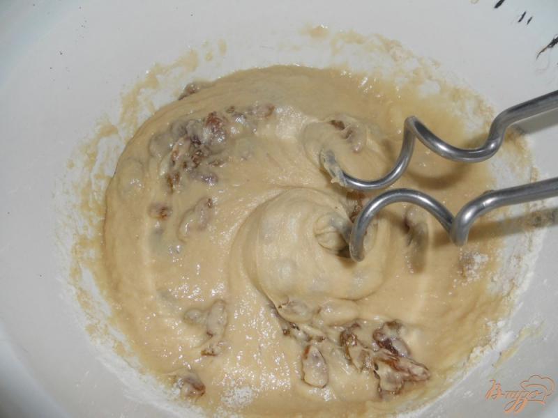 Фото приготовление рецепта: Кекс на дрожжах с глазурью шаг №2