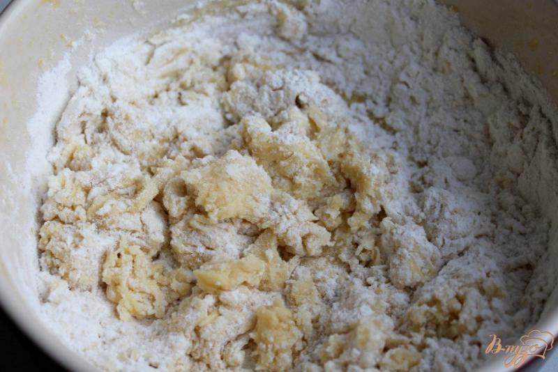 Фото приготовление рецепта: Печенье с яблочным пюре и орехом шаг №3