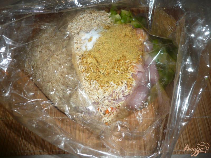 Фото приготовление рецепта: Рисовая каша в пакете шаг №5
