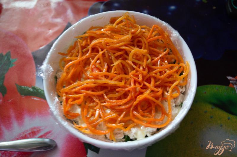 Фото приготовление рецепта: Салат Лесная полянка с корейской морковкой шаг №5
