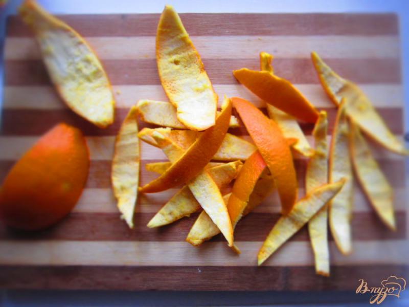 Фото приготовление рецепта: Варенье из апельсиновых корок и яблок шаг №3