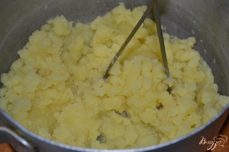 Фото приготовление рецепта: Постные блины с картофелем и зеленью шаг №7