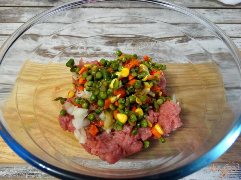 Фото приготовление рецепта: Тефтели по-мексикански в томатно-чесночном соусе шаг №5