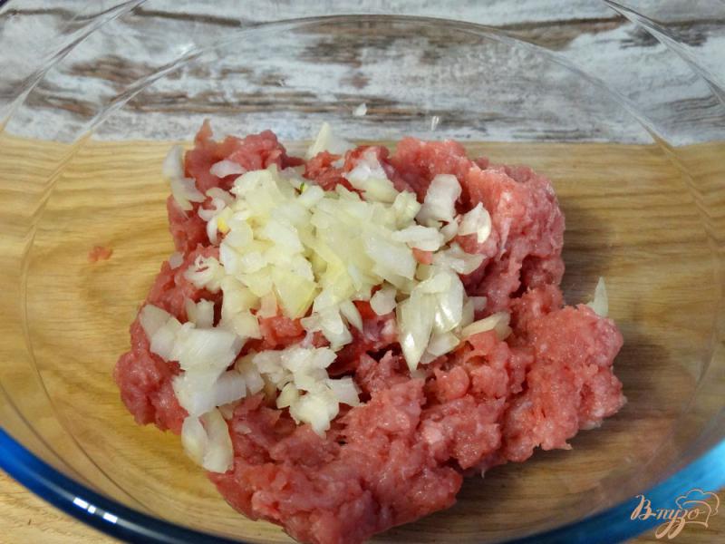 Фото приготовление рецепта: Тефтели по-мексикански в томатно-чесночном соусе шаг №3