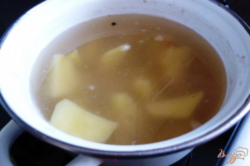 Фото приготовление рецепта: Суп с зеленым горошком и щавелем шаг №1