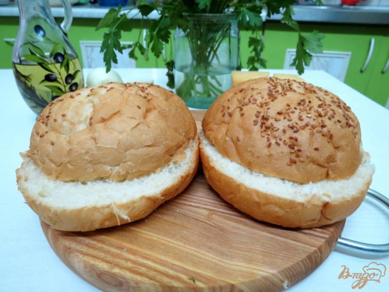 Фото приготовление рецепта: Горячие бутерброды сытные шаг №2