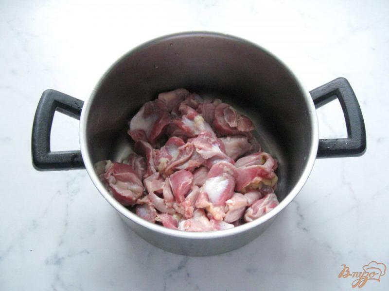 Фото приготовление рецепта: Каша из пшена с куриными желудками и грибами шаг №1