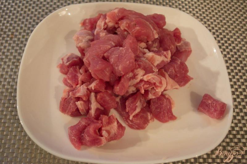 Фото приготовление рецепта: Галушки с мясом и картошкой шаг №1