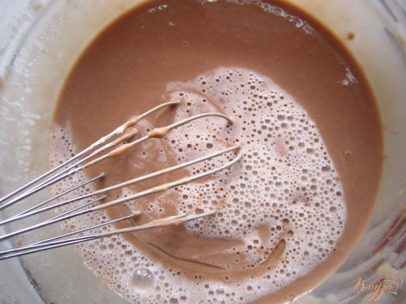 Фото приготовление рецепта: Панкейки шоколадные  с корицей шаг №3