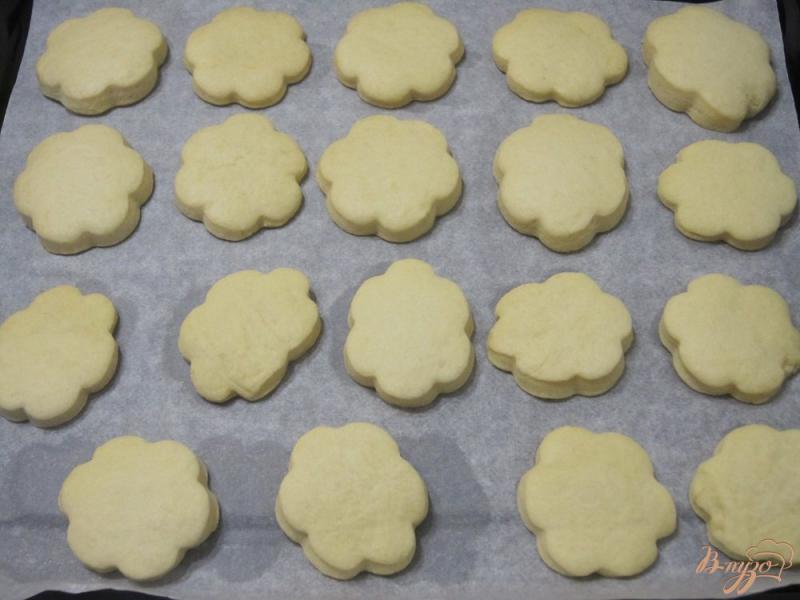 Фото приготовление рецепта: Песочные печеньки «Цветочек» шаг №6
