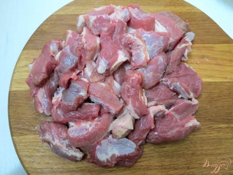 Фото приготовление рецепта: Свинина в грибном соусе шаг №2