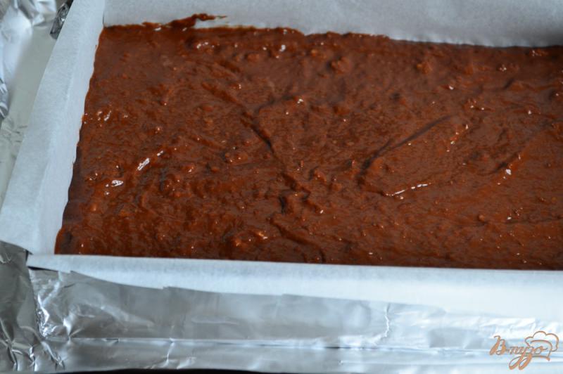 Фото приготовление рецепта: Брауни с нутом и грецким орехом шаг №5