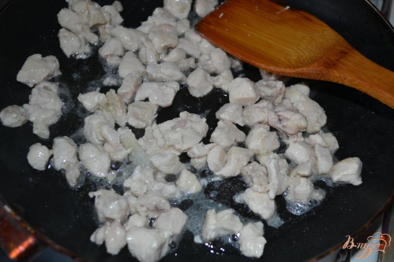 Фото приготовление рецепта: Ватрушки картофельные с курицей шаг №3