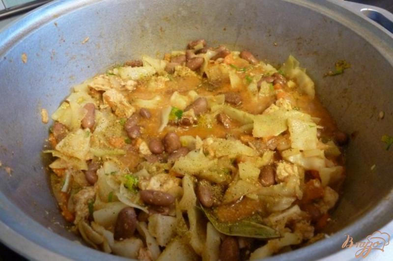 Фото приготовление рецепта: Рагу с капустой и фасолью шаг №7